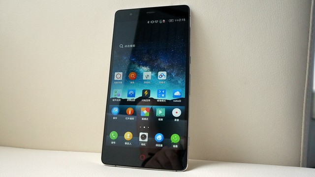 Фотография телефона ZTE nubia Z7