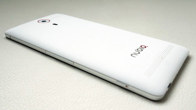 Фотография телефона ZTE nubia Z7
