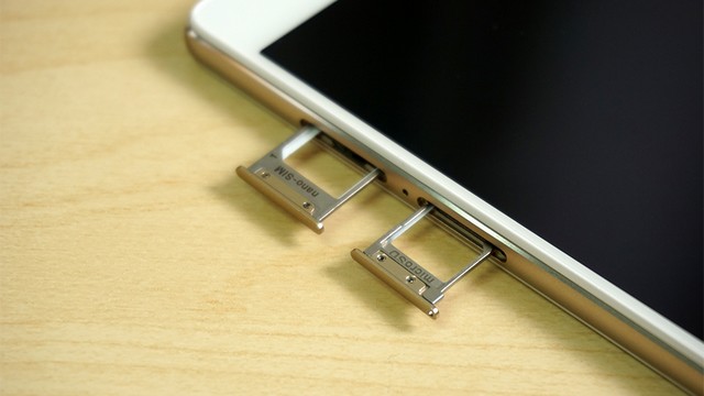 Фото смартфона ZTE nubia Z9 Max