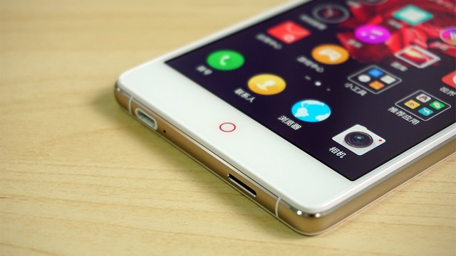 Фото смартфона ZTE nubia Z9 Max