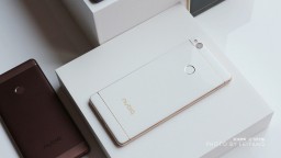 Китайцы показали белый ZTE nubia Z11 Platinum Edition