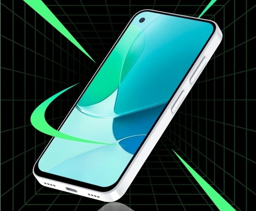 Компактный смартфон Qin 3 Ultra