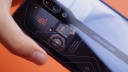 Обзор Red Magic 5G с прозрачной тыльной стороной